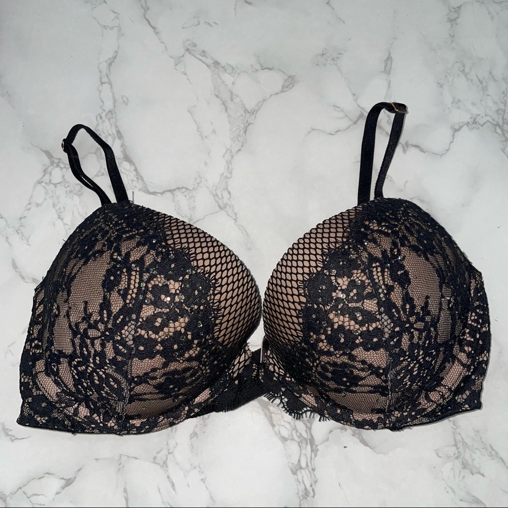 Victoria’s Secret Very Sexy Push Up Bra 32D